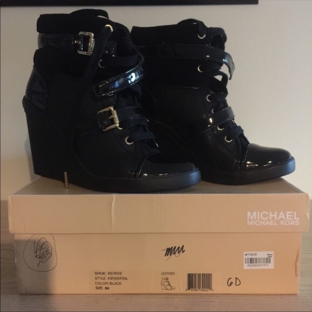 Black & Gold Michael kits skid wedge/ never worn!!